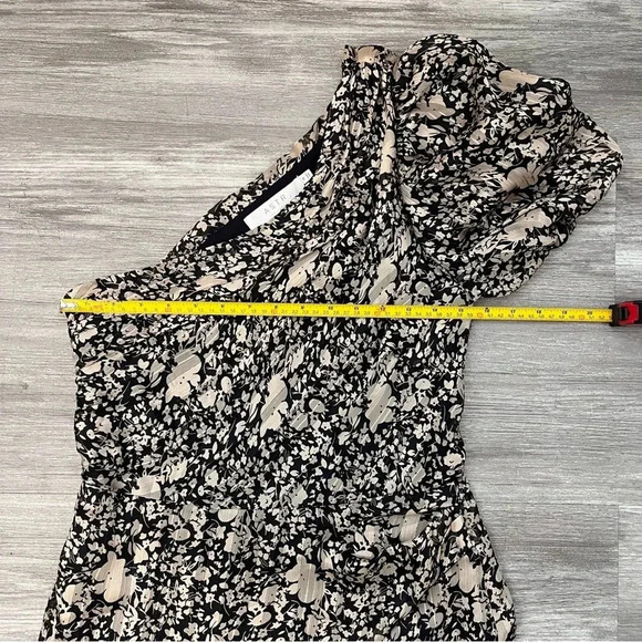 ASTR The Label SANTORINI FLORAL ONE SHOULDER MIDI DRESS SZ‎ M PUFF SLEEVE - Picture 7 of 8